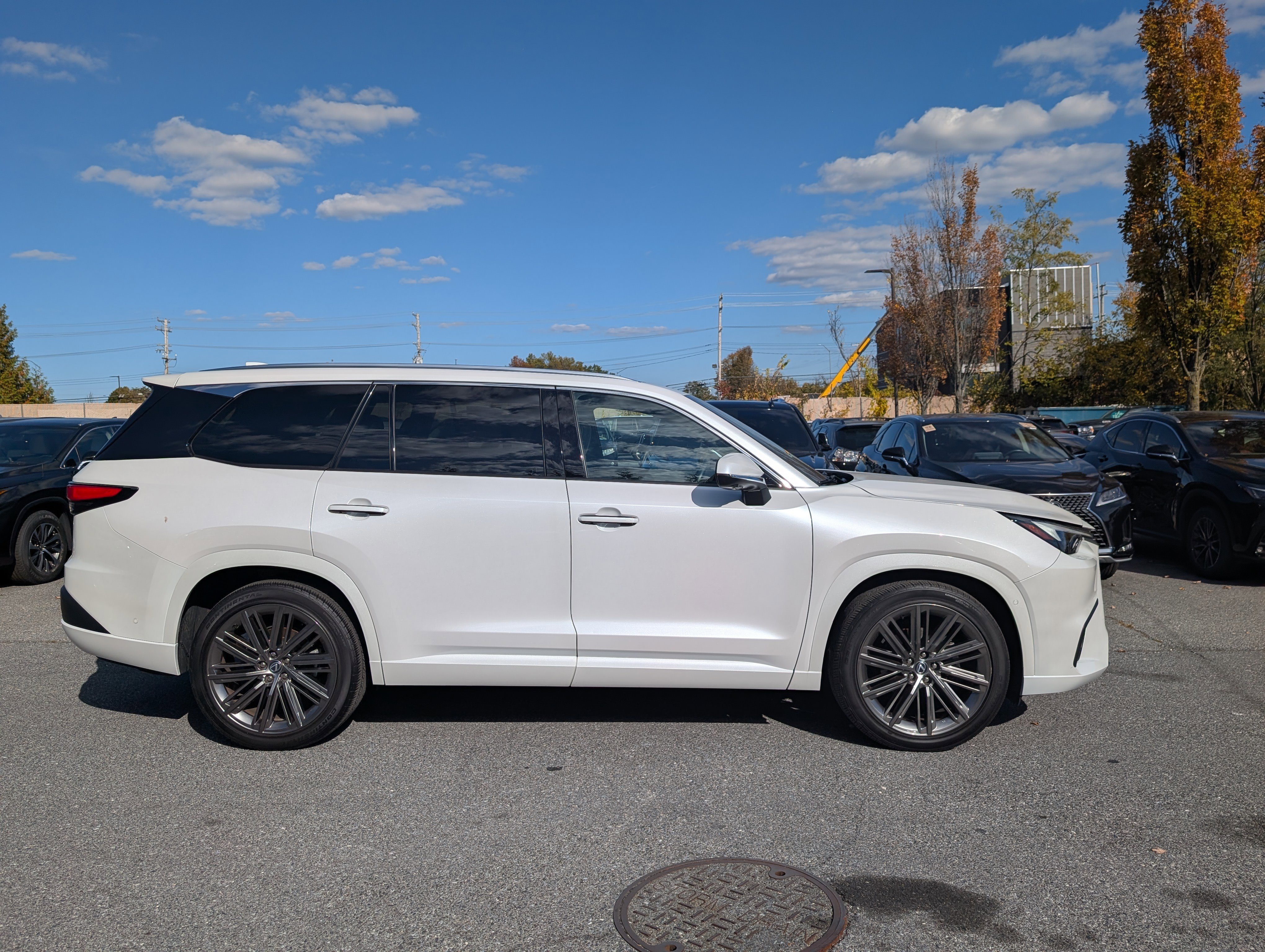 Used 2024 Lexus TX 350 AWD image 2
