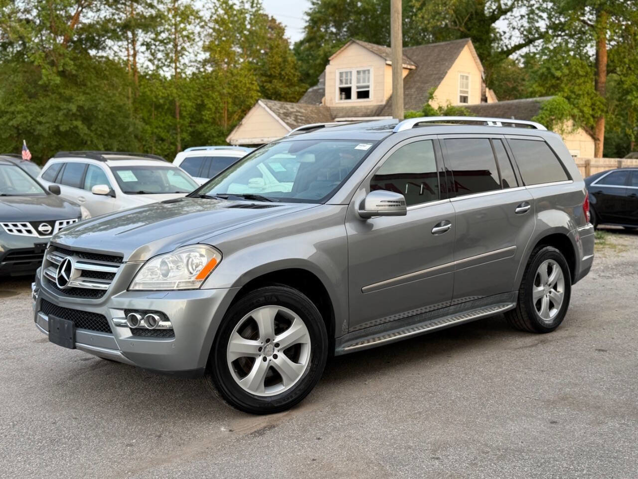 Used 2011 Mercedes-Benz GL 450 4MATIC image 3