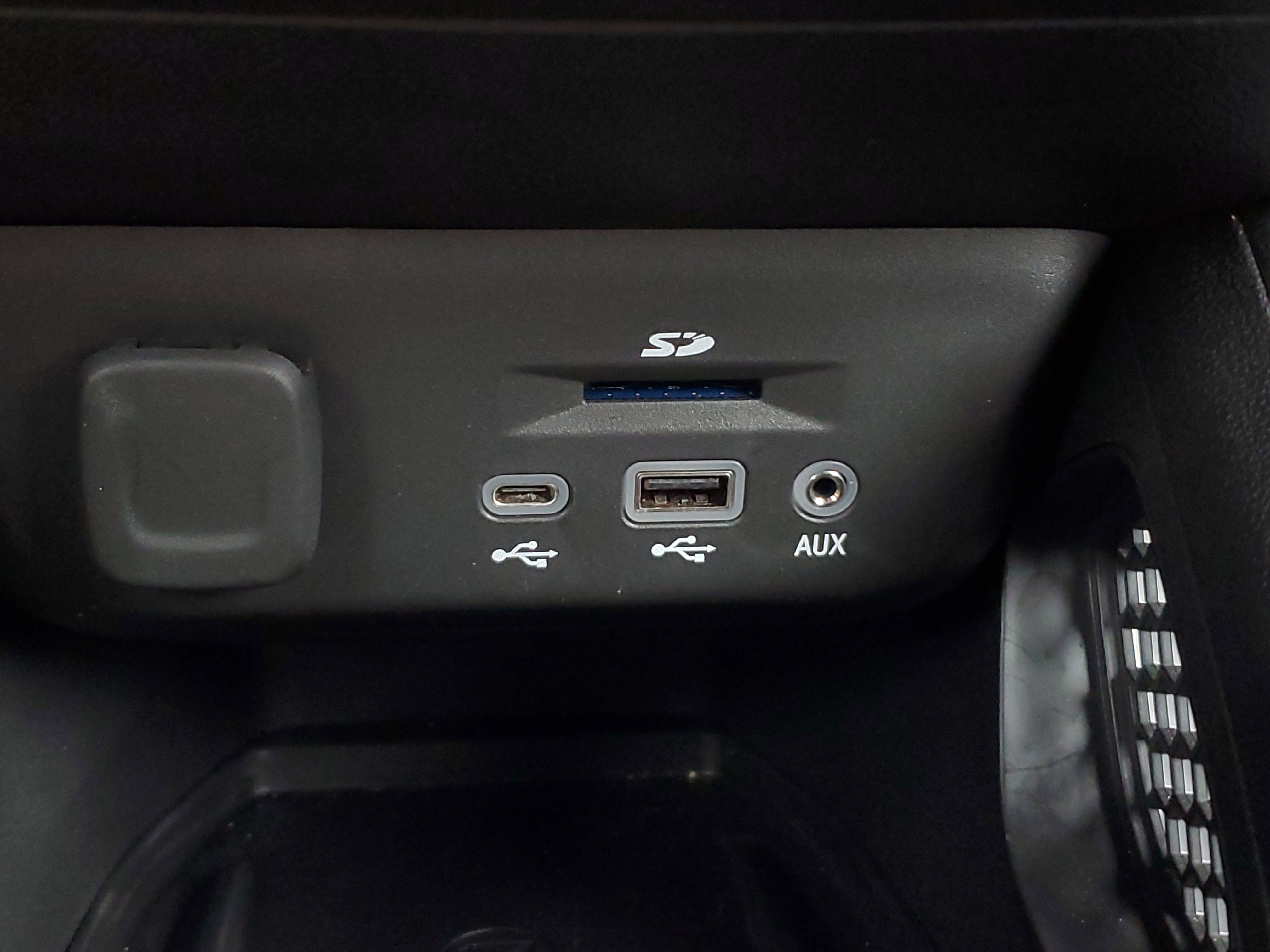 Used 2023 Chevrolet TrailBlazer RS w/ Sun and Liftgate Package image 27