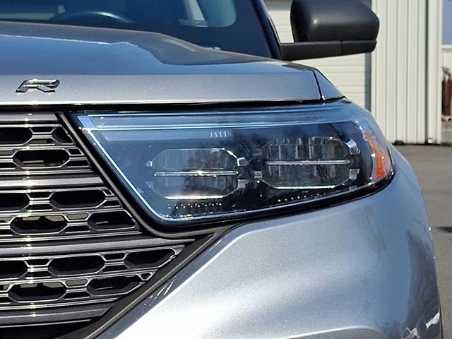 Used 2021 Ford Explorer XLT w/ Equipment Group 202A image 9