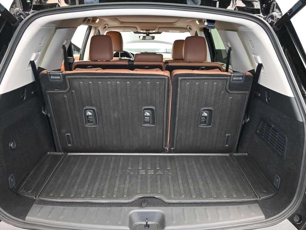 Used 2024 Nissan Pathfinder Platinum w/ Cargo Package image 11