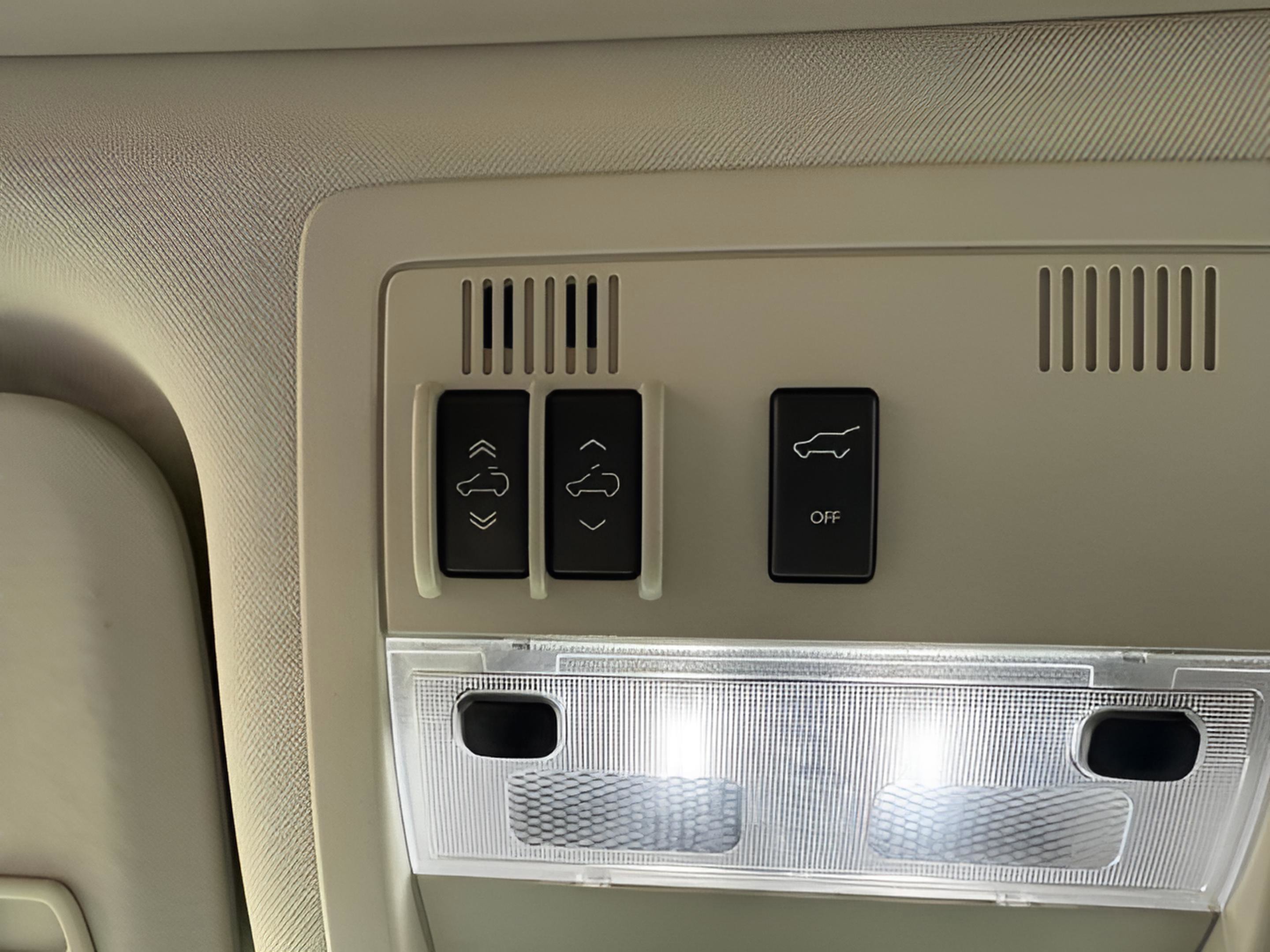 Used 2011 Chevrolet Tahoe LT w/ Luxury Package image 28