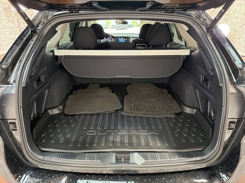 Used 2023 Subaru Outback Premium AWD/4WD image 13