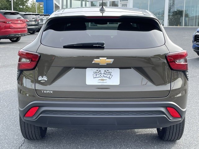 Certified 2024 Chevrolet Trax LS w/ LS Convenience Package image 11