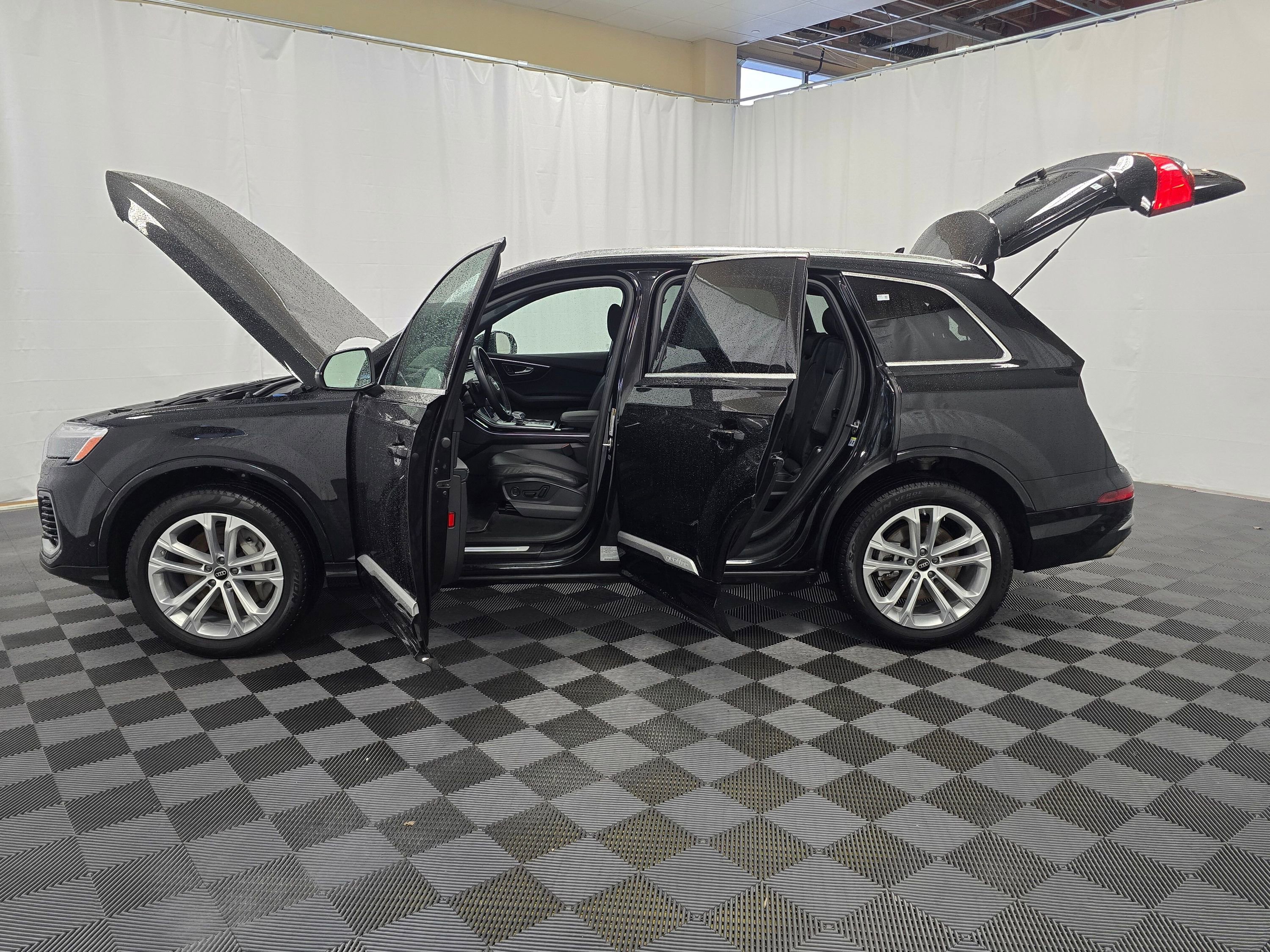 Used 2025 Audi Q7 3.0T Premium Plus image 12