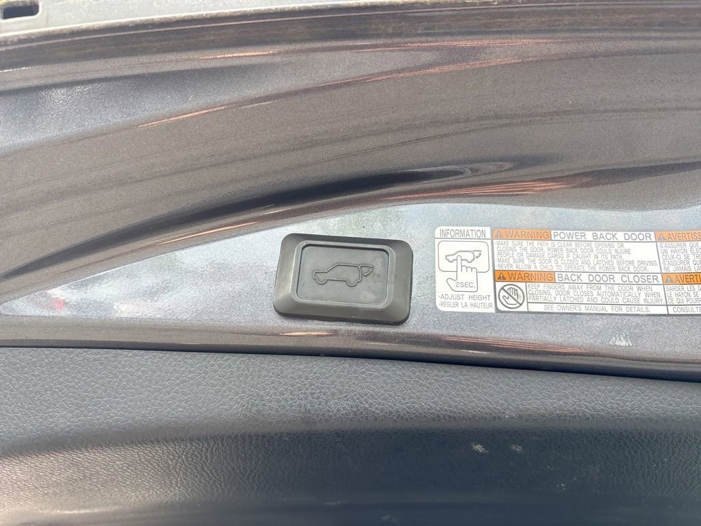 Used 2018 Toyota RAV4 XLE image 11