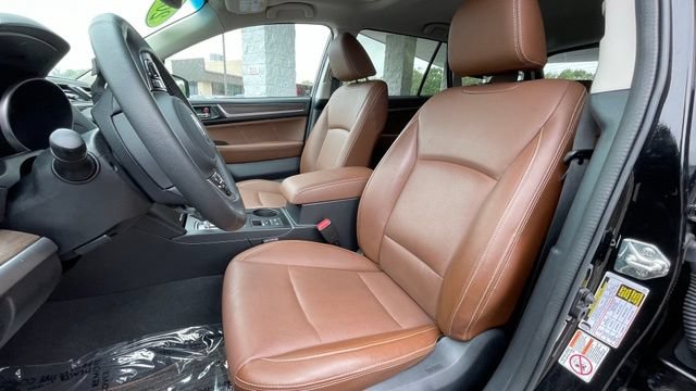 Used 2017 Subaru Outback 3.6R Touring AWD/4WD image 12