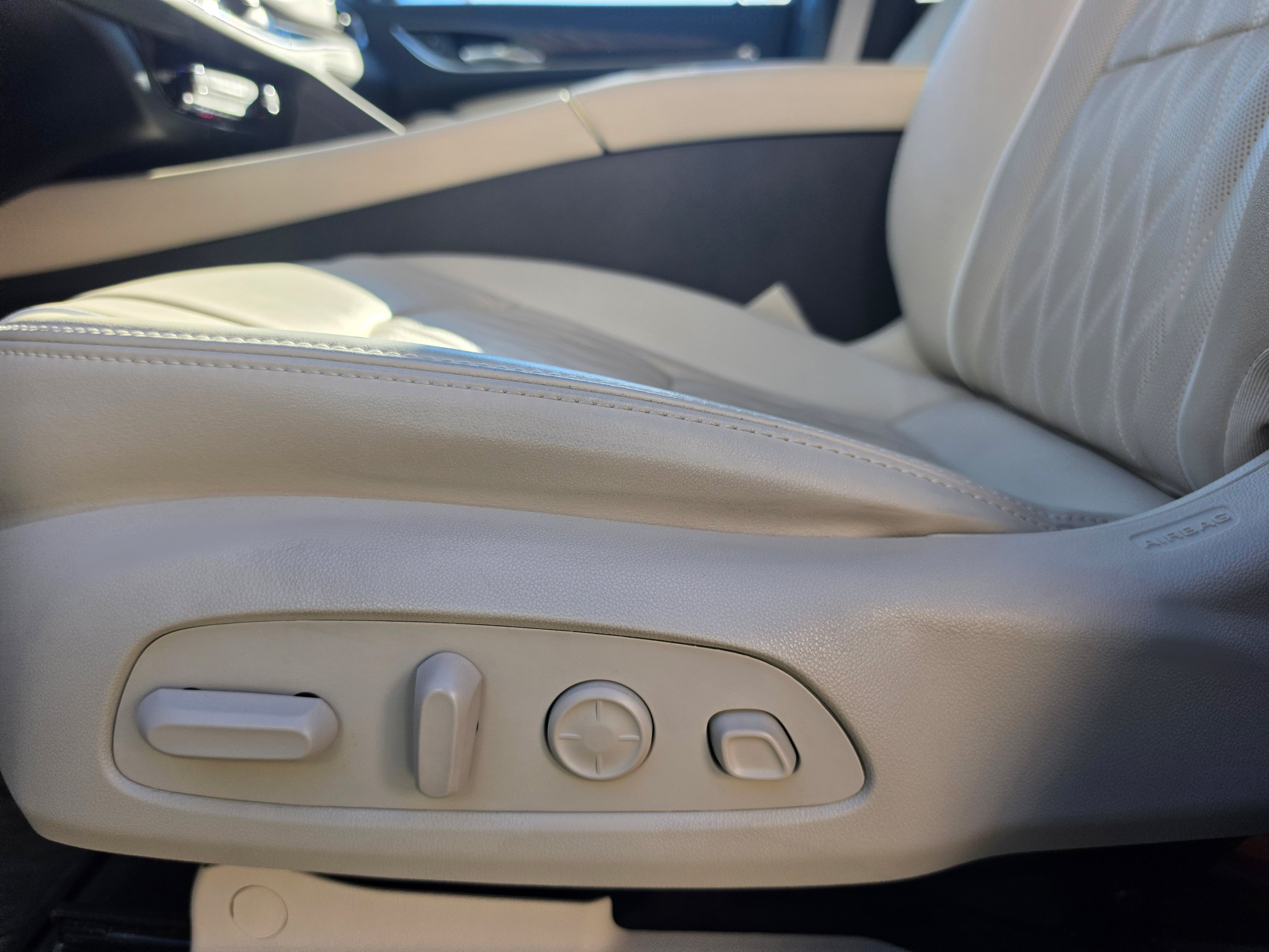 Used 2024 Buick Enclave Avenir AWD/4WD image 13