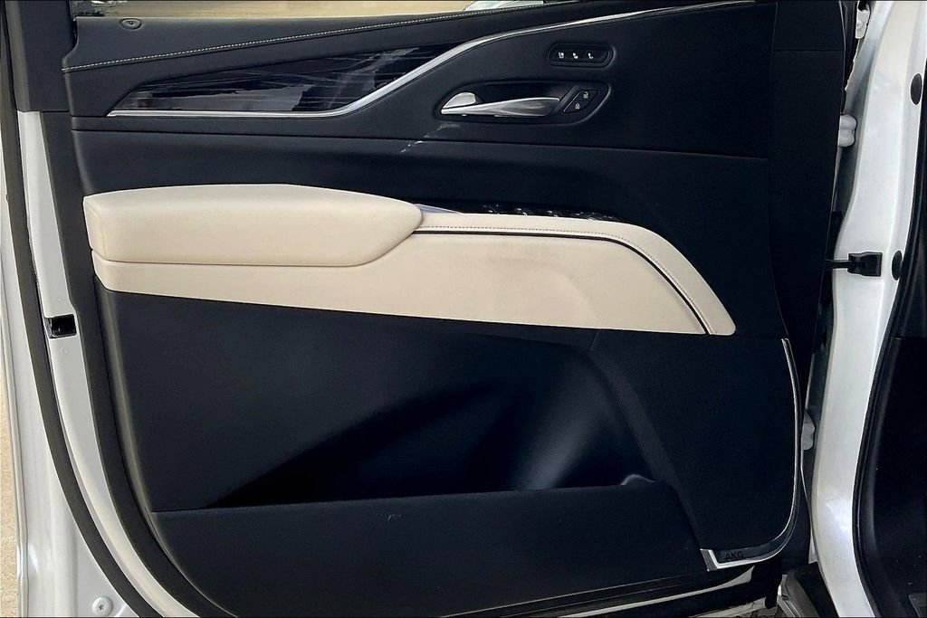 Used 2021 Cadillac Escalade Sport w/ Driver Assist Tech Package image 17