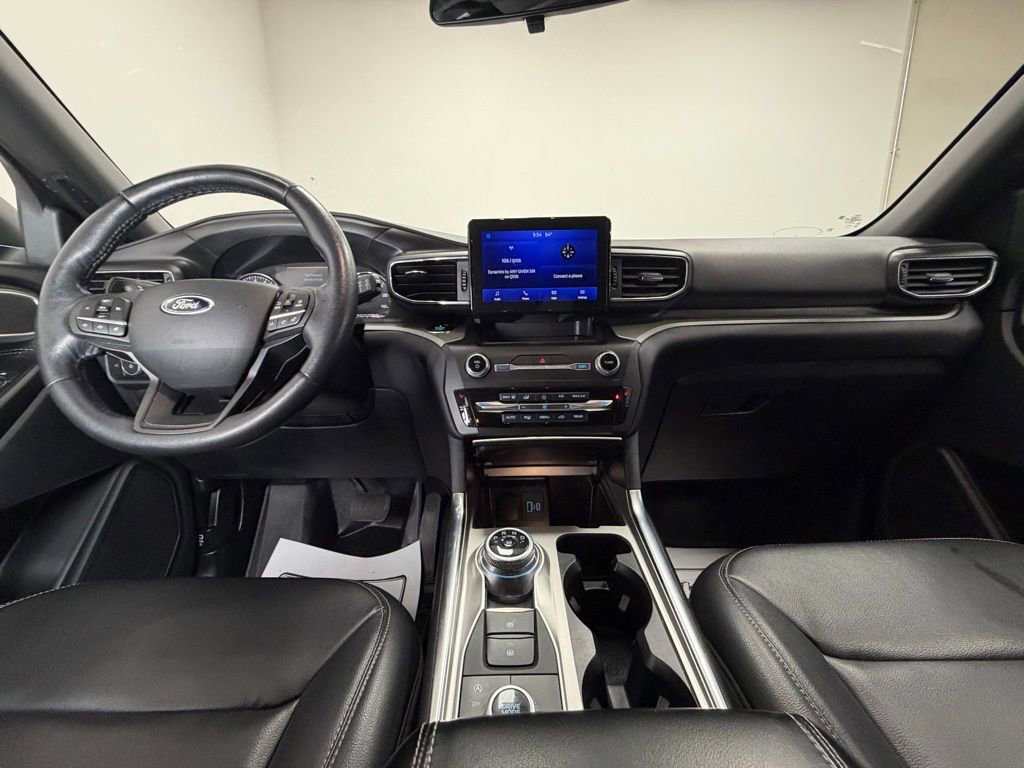Used 2020 Ford Explorer XLT w/ Equipment Group 202A image 12