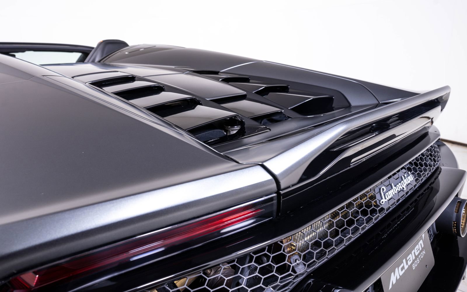 Used 2021 Lamborghini Huracan EVO image 25