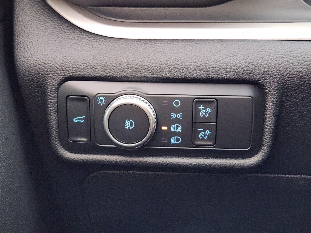 Used 2021 Ford Explorer XLT w/ Equipment Group 202A AWD/4WD image 27