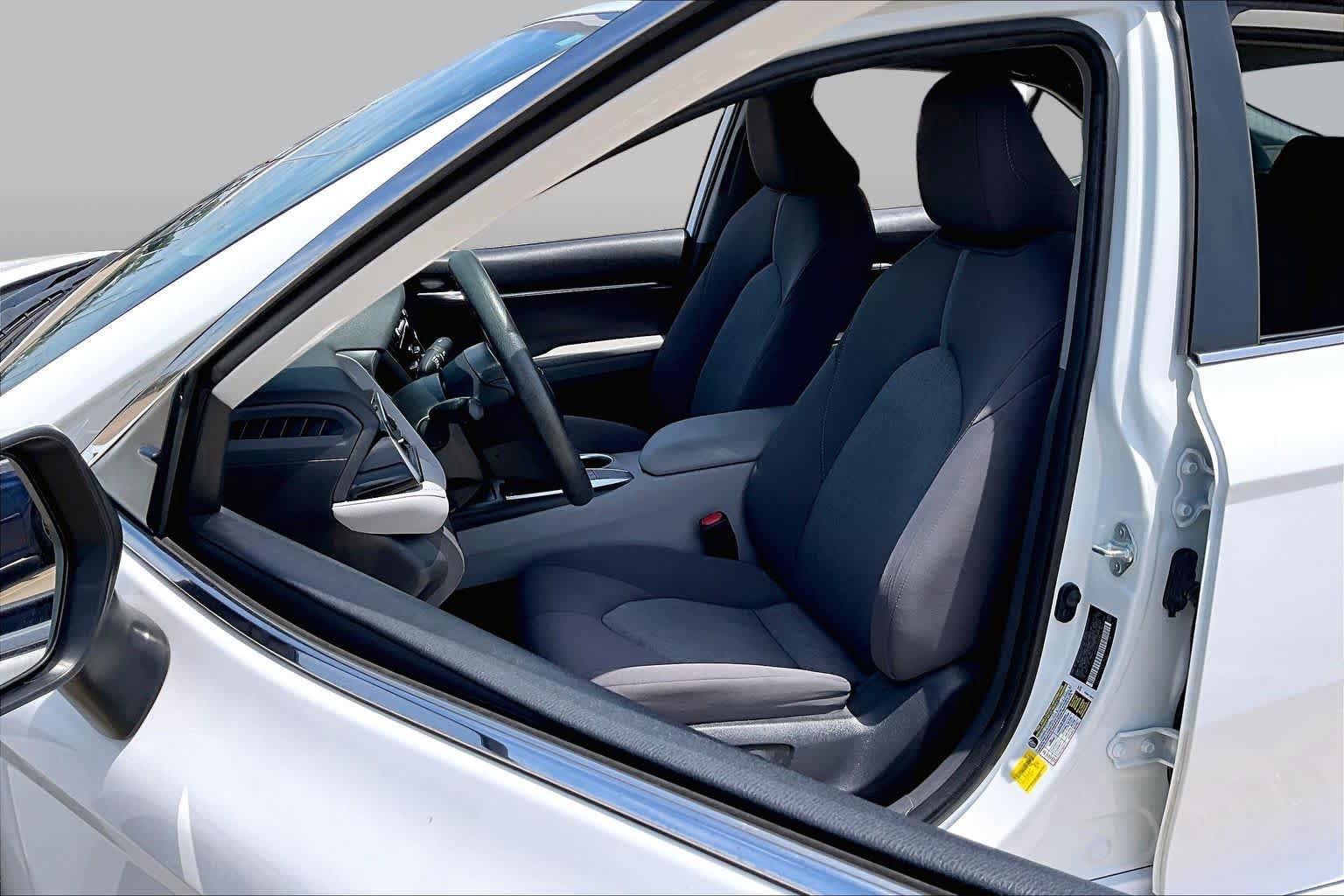 Used 2022 Toyota Camry LE FWD image 8