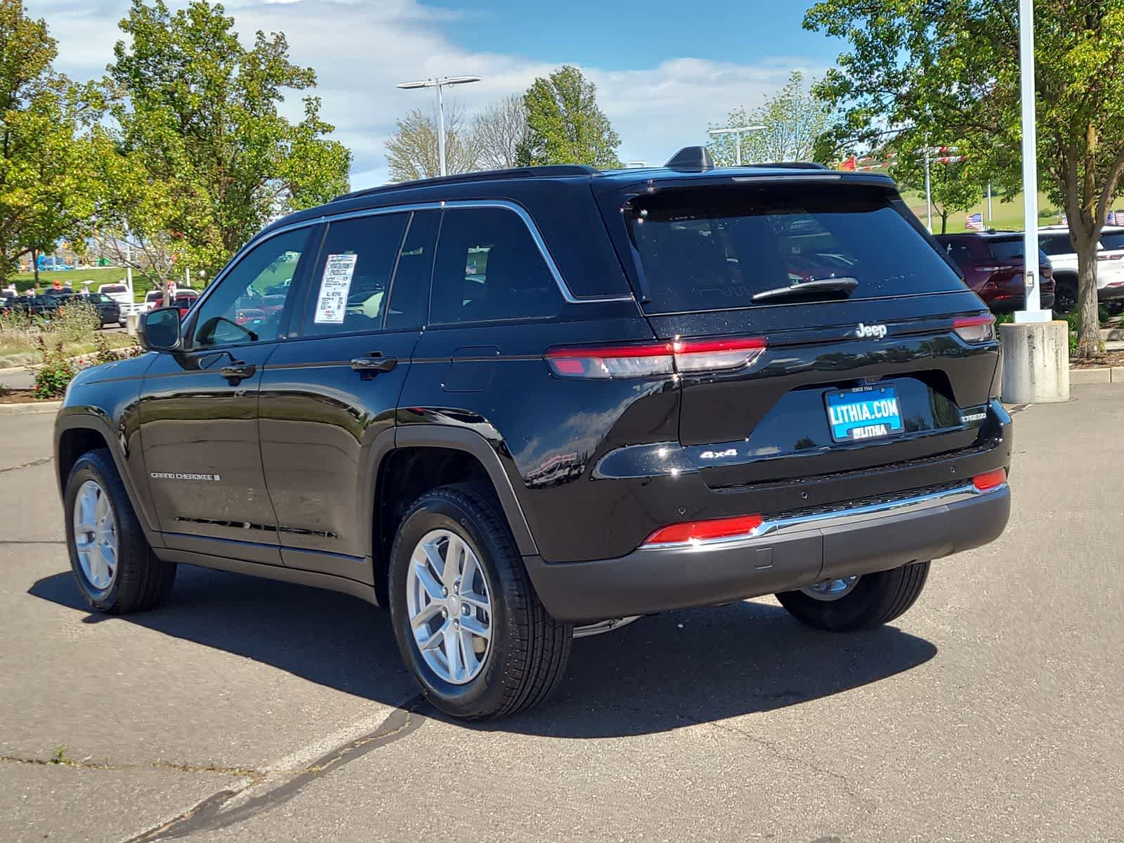 New 2026 Jeep Grand Cherokee 4WD image 12