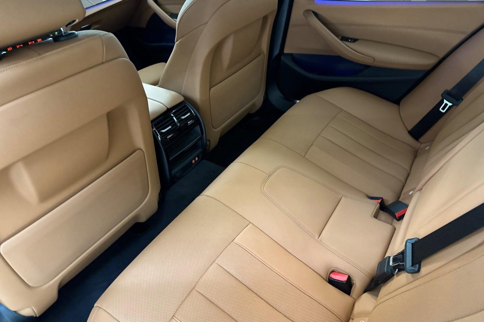 Certified 2023 BMW 530i w/ Convenience Package image 27