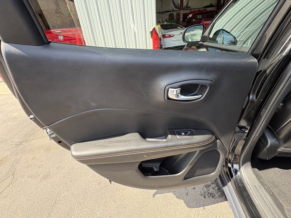 Used 2019 Jeep Compass Latitude image 11