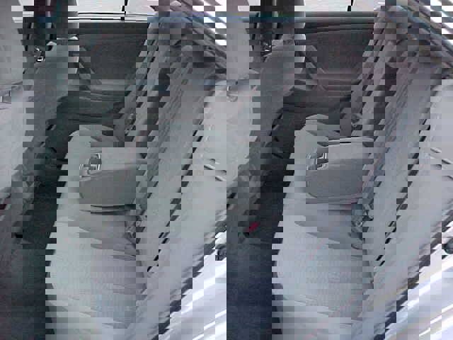 Used 2010 Toyota Camry LE image 10