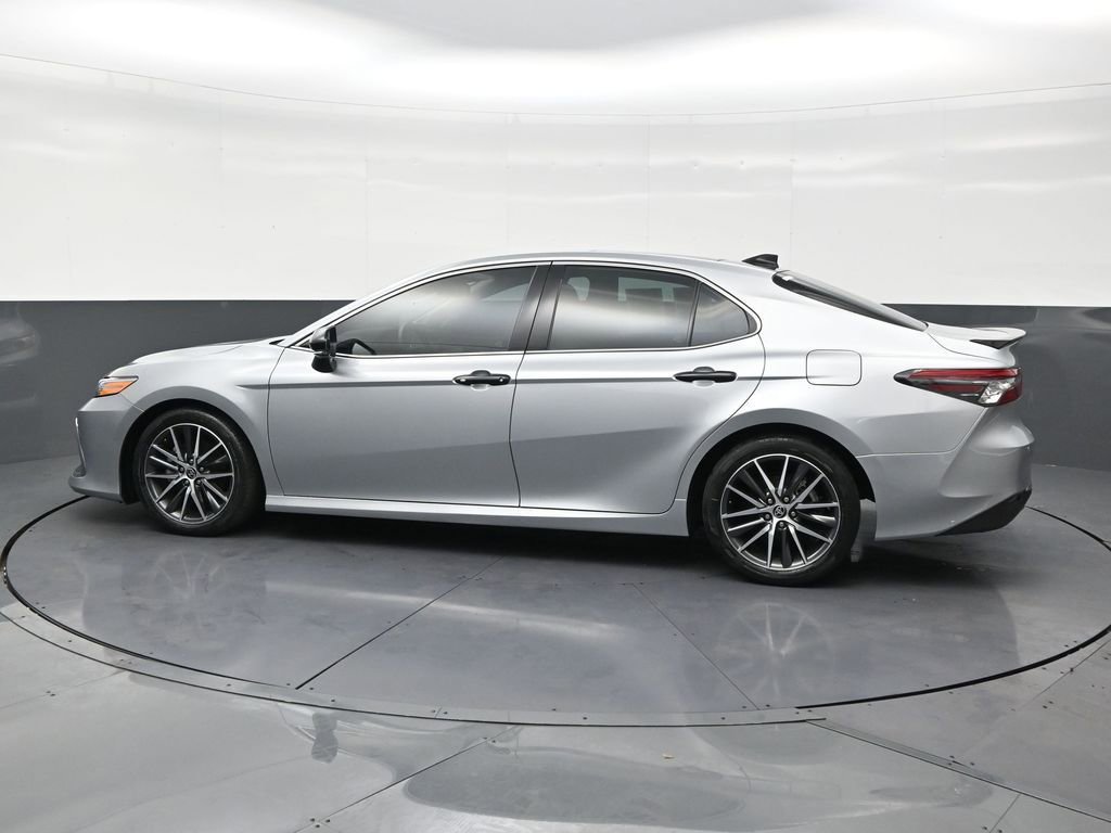 Used 2022 Toyota Camry XLE w/ Navigation Package image 2