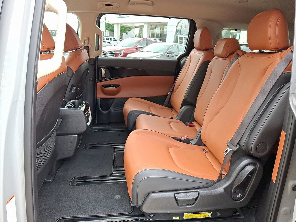 Used 2024 Kia Carnival SX FWD image 11