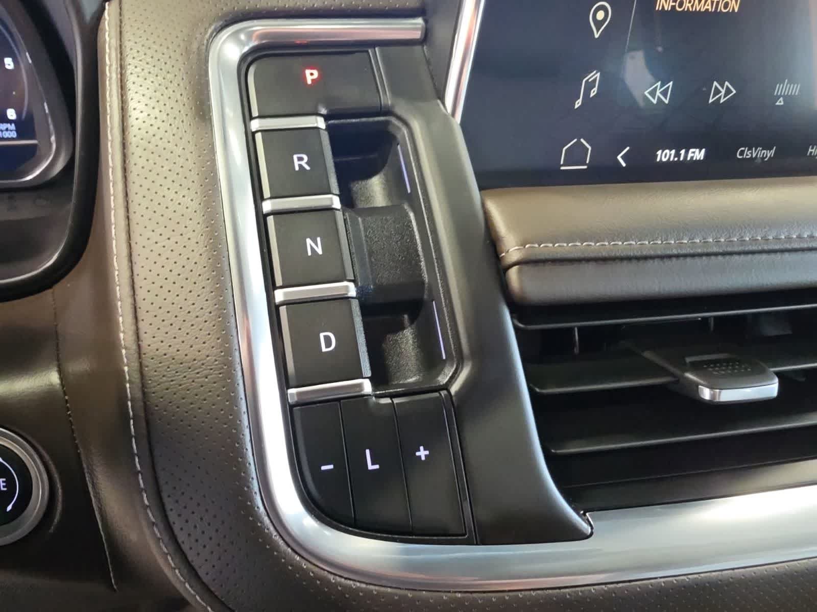 Used 2024 GMC Yukon SLT w/ SLT Premium Package AWD/4WD image 32