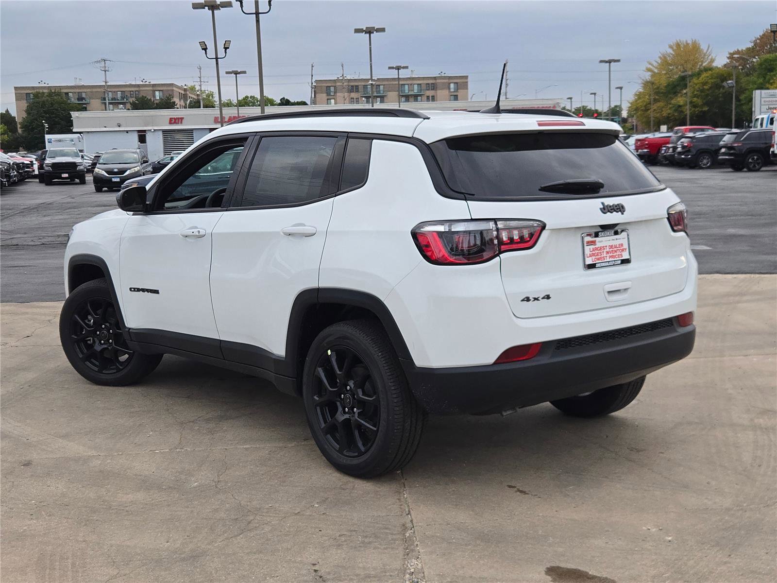 New 2026 Jeep Compass Latitude image 16