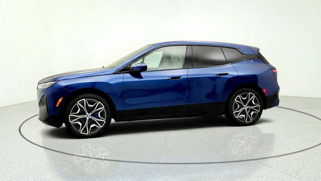 Used 2025 BMW iX xDrive50 w/ Sport Package AWD/4WD image 8