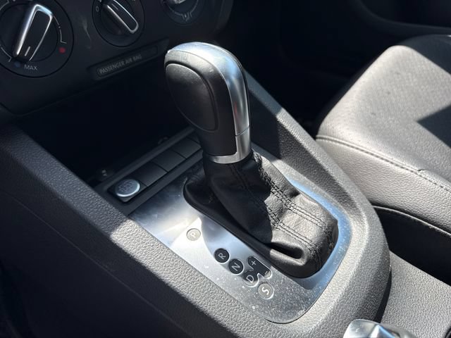 Used 2014 Volkswagen Jetta SE FWD image 23