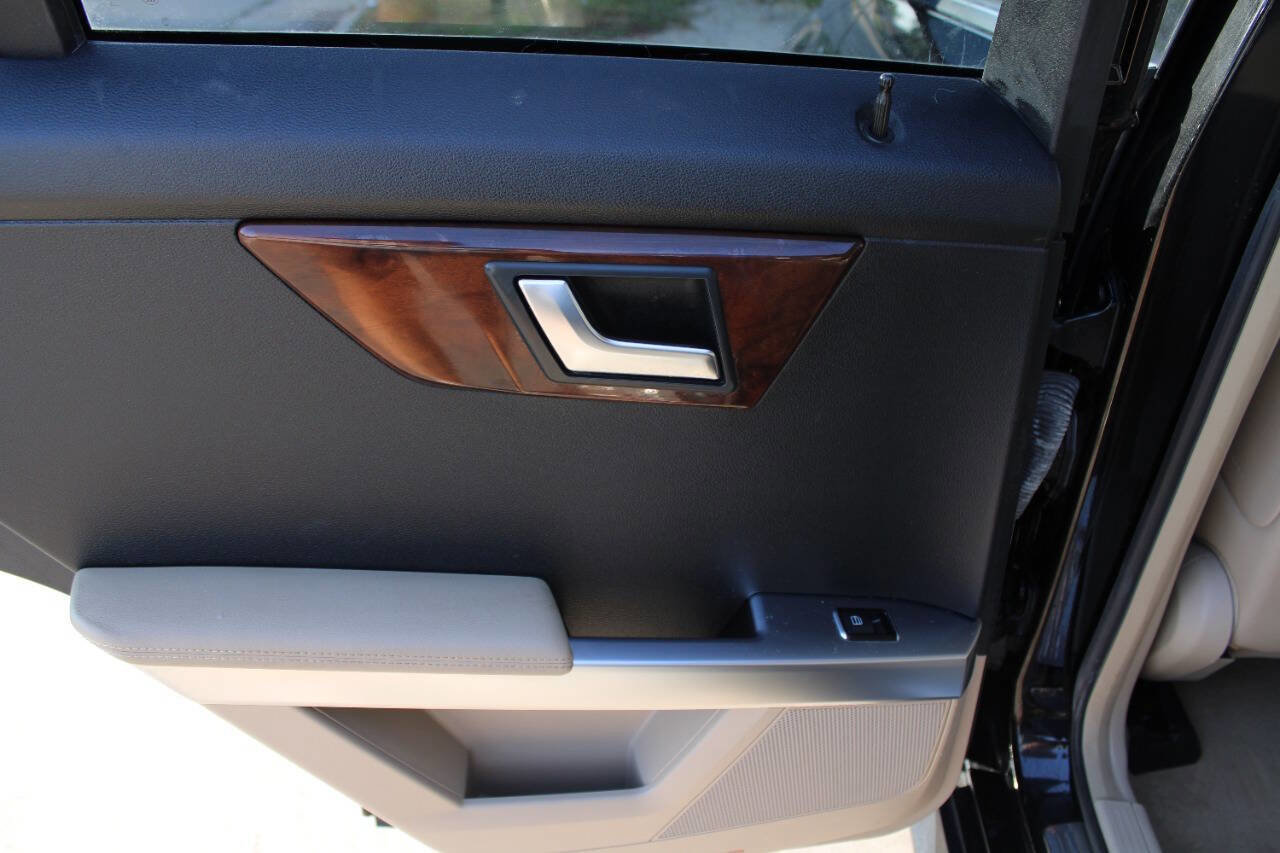 Used 2012 Mercedes-Benz GLK 350 4MATIC image 9
