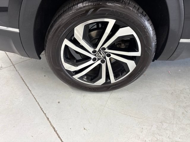 Used 2023 Volkswagen Atlas SEL AWD/4WD image 15