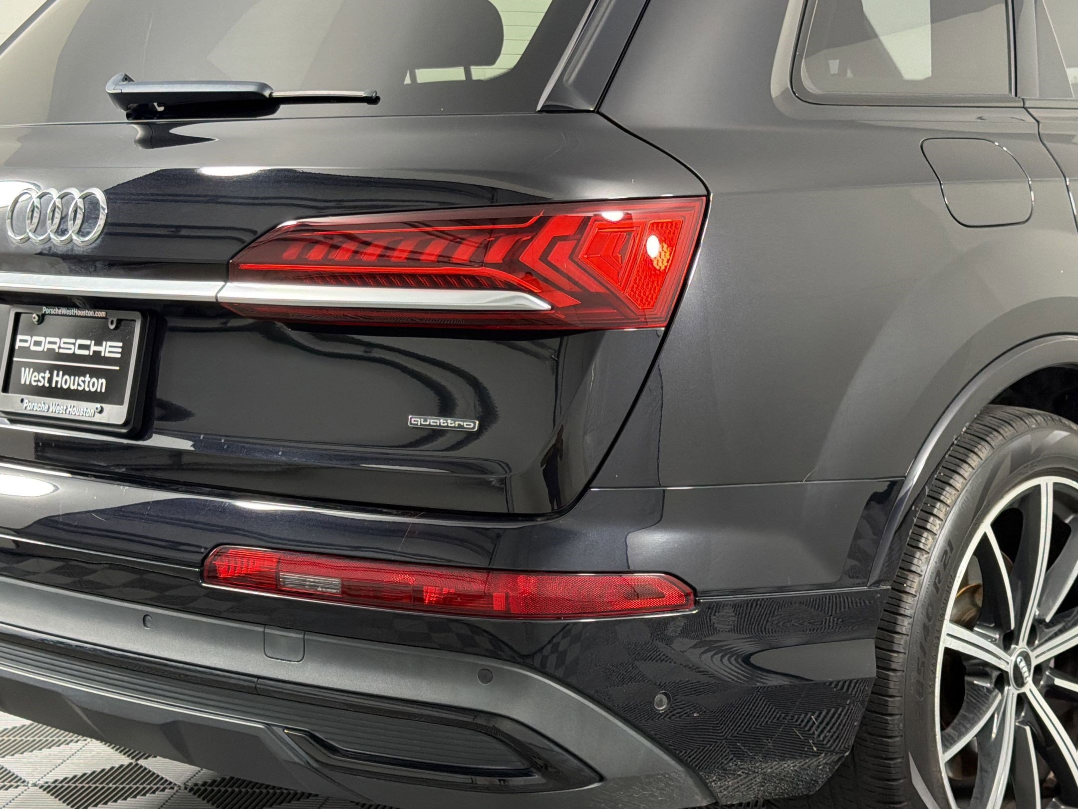 Used 2020 Audi Q7 3.0T Prestige AWD/4WD image 10