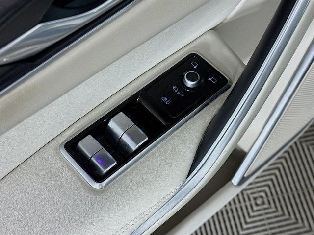 Used 2023 Jaguar F-PACE S image 20