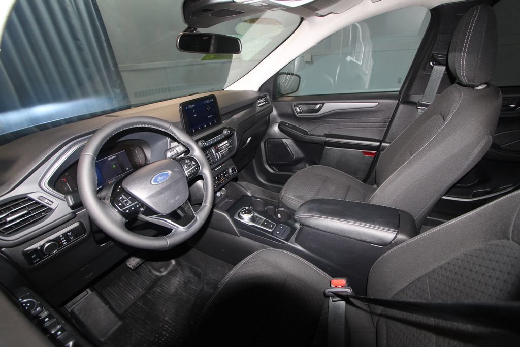 Used 2023 Ford Escape Active AWD/4WD image 2
