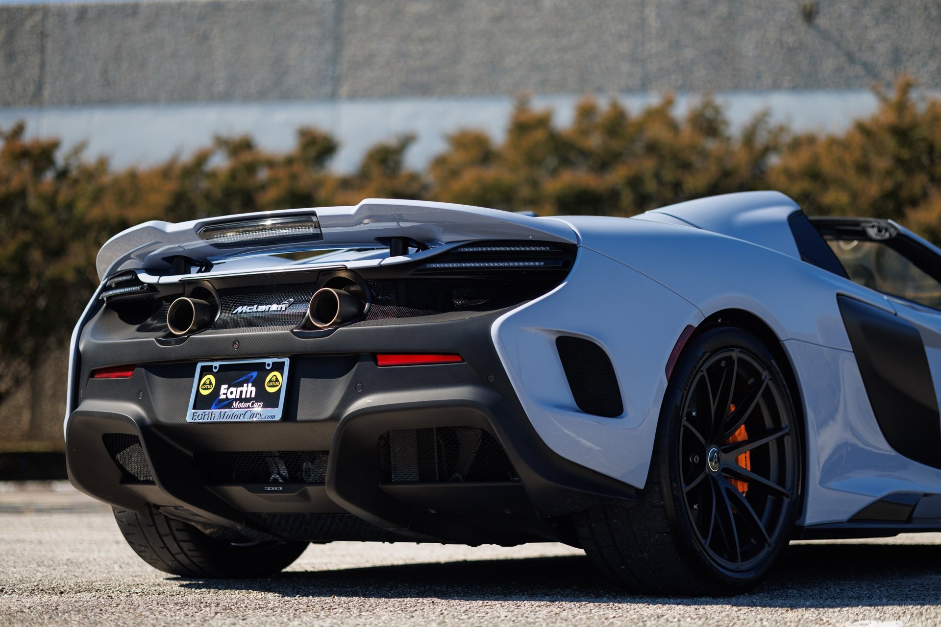 Used 2016 McLaren 675LT Spider image 29