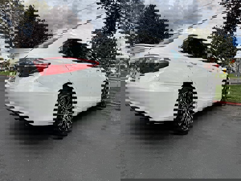 Used 2016 Toyota Camry SE image 12
