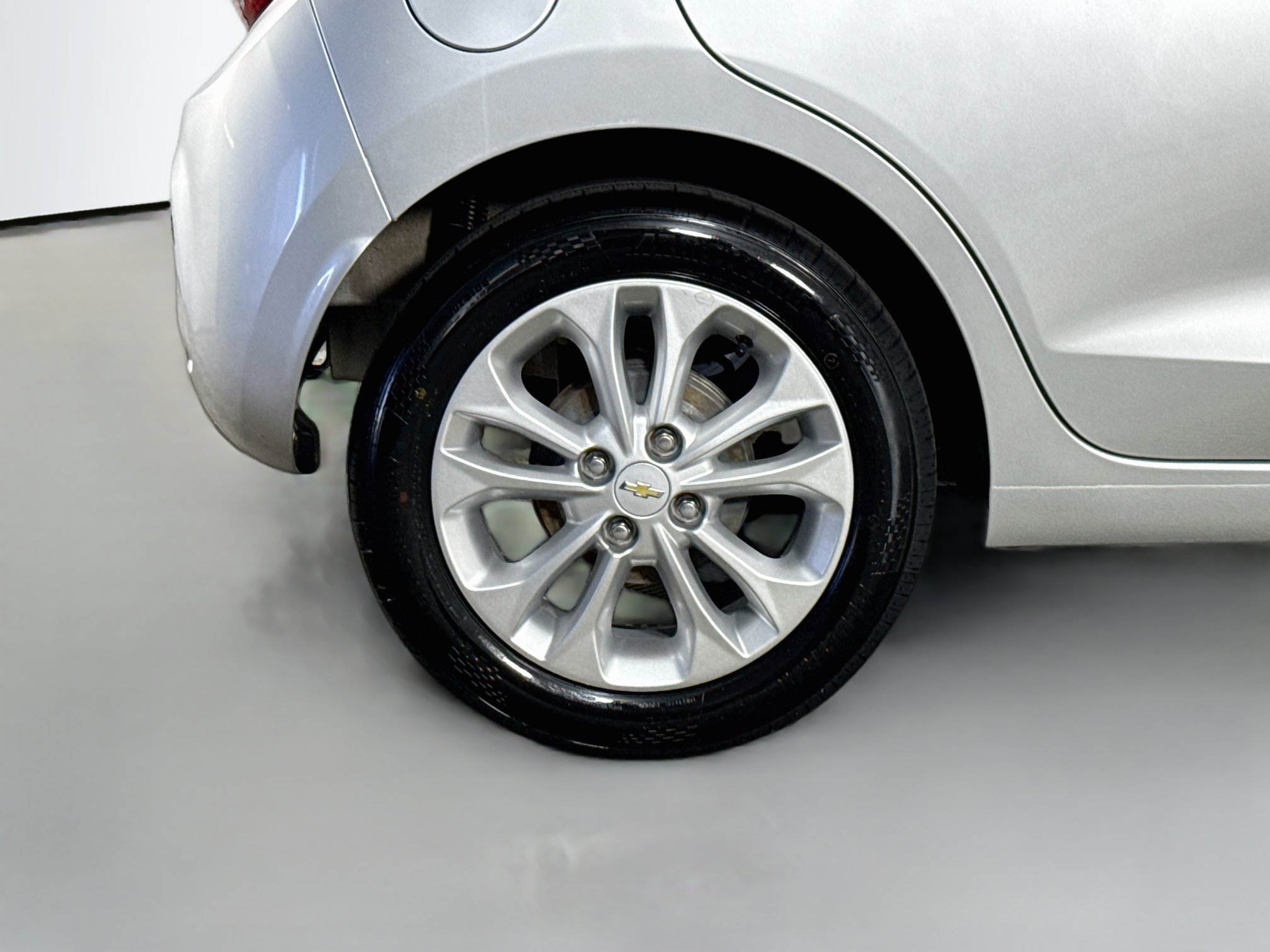 Used 2021 Chevrolet Spark LT FWD image 33
