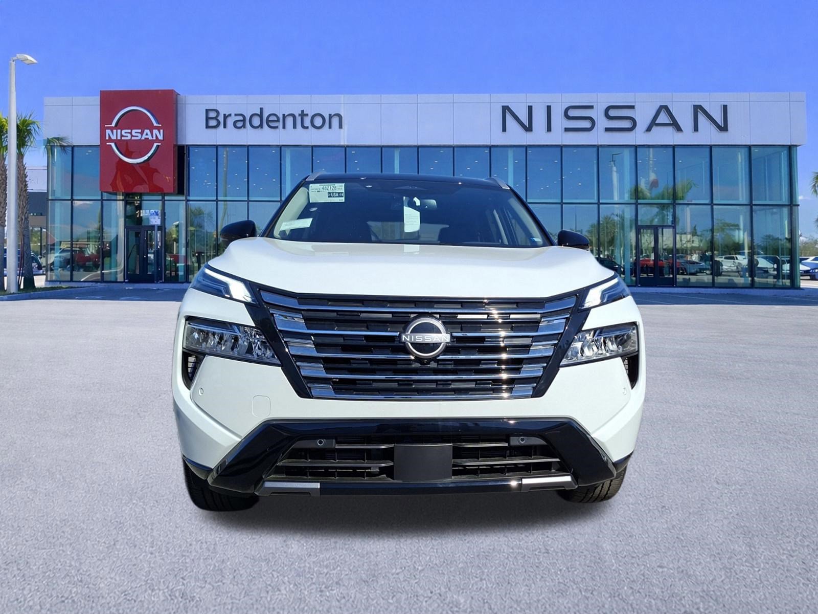 New 2026 Nissan Rogue Platinum image 2