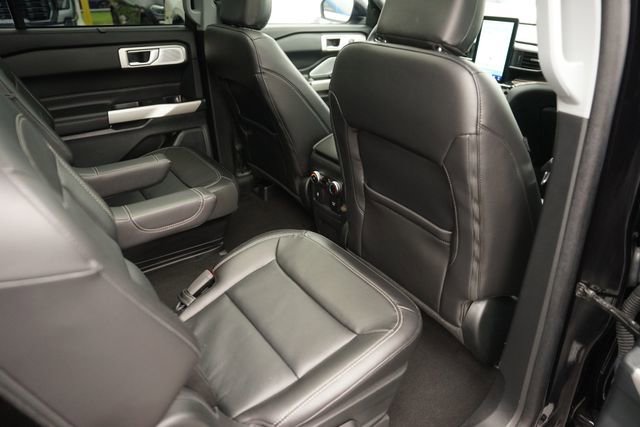 Certified 2023 Ford Explorer Limited w/ Limited Technology Package RWD image 17
