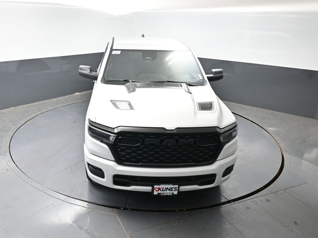 New 2026 RAM 1500 Express AWD/4WD image 32