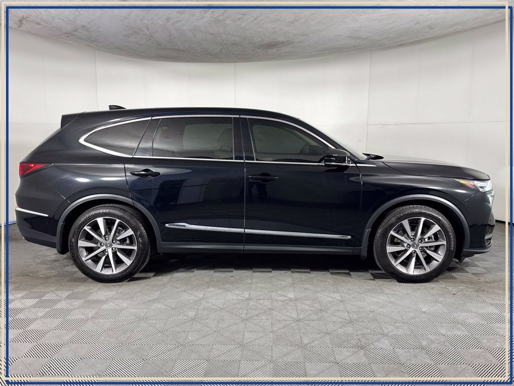 Used 2025 Acura MDX w/ Technology Package FWD image 4