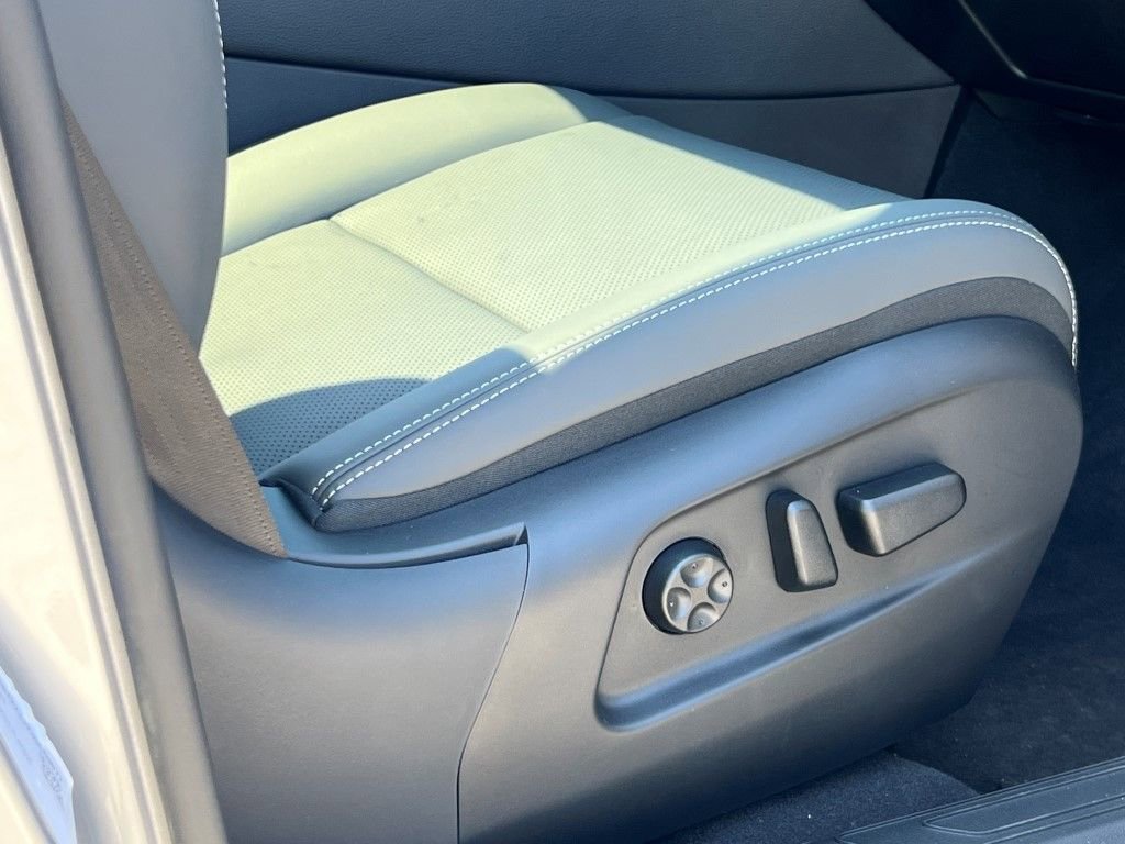 New 2025 VinFast VF 8 Plus image 13