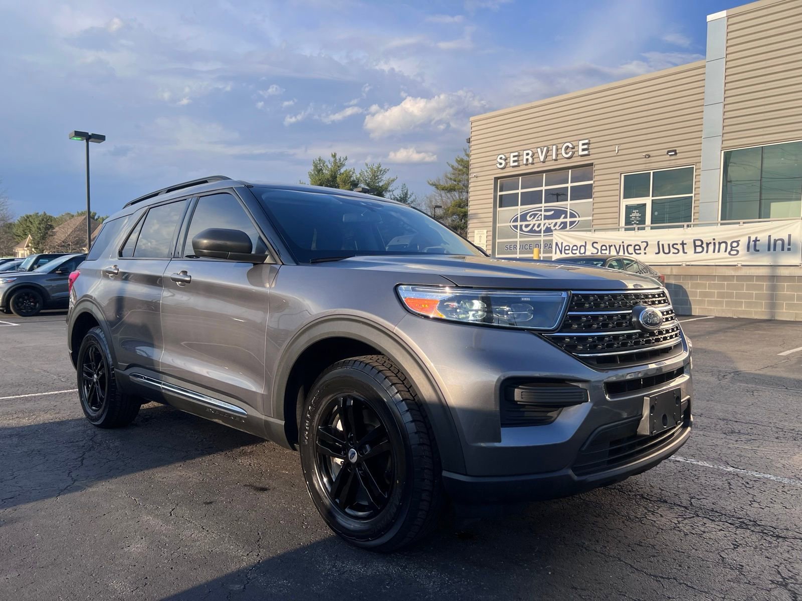 Used 2022 Ford Explorer XLT AWD/4WD image 7