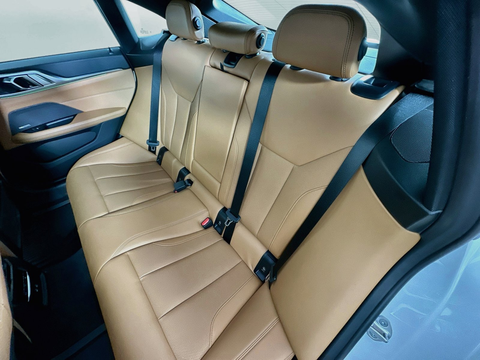 Used 2024 BMW i4 eDrive35 w/ Premium Package RWD image 37