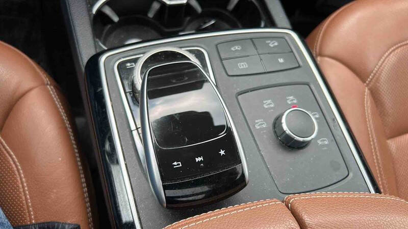 Used 2019 Mercedes-Benz GLS 450 4MATIC image 29