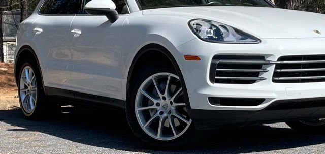 Used 2019 Porsche Cayenne Base image 10