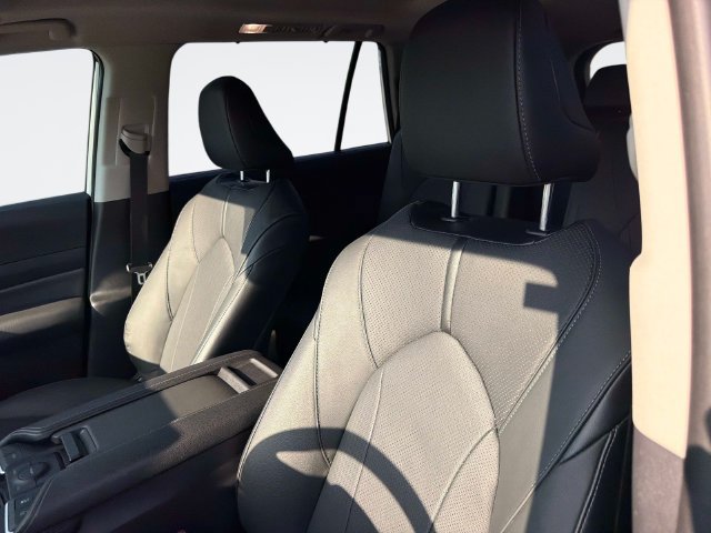 Used 2026 Toyota Grand Highlander FWD image 22