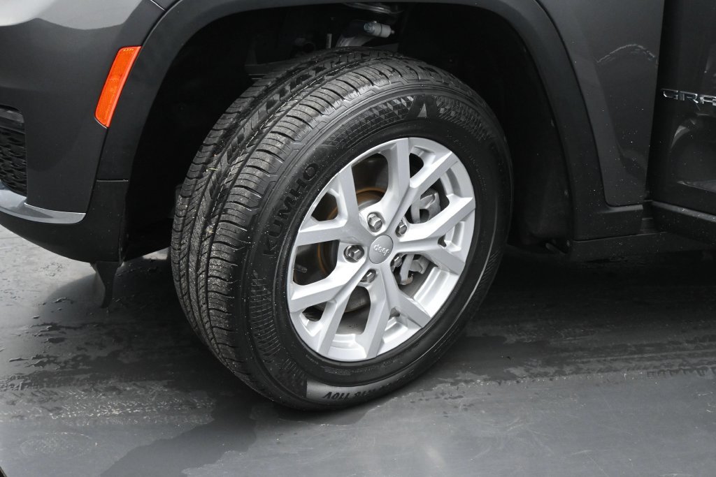Used 2023 Jeep Grand Cherokee L Limited RWD image 24