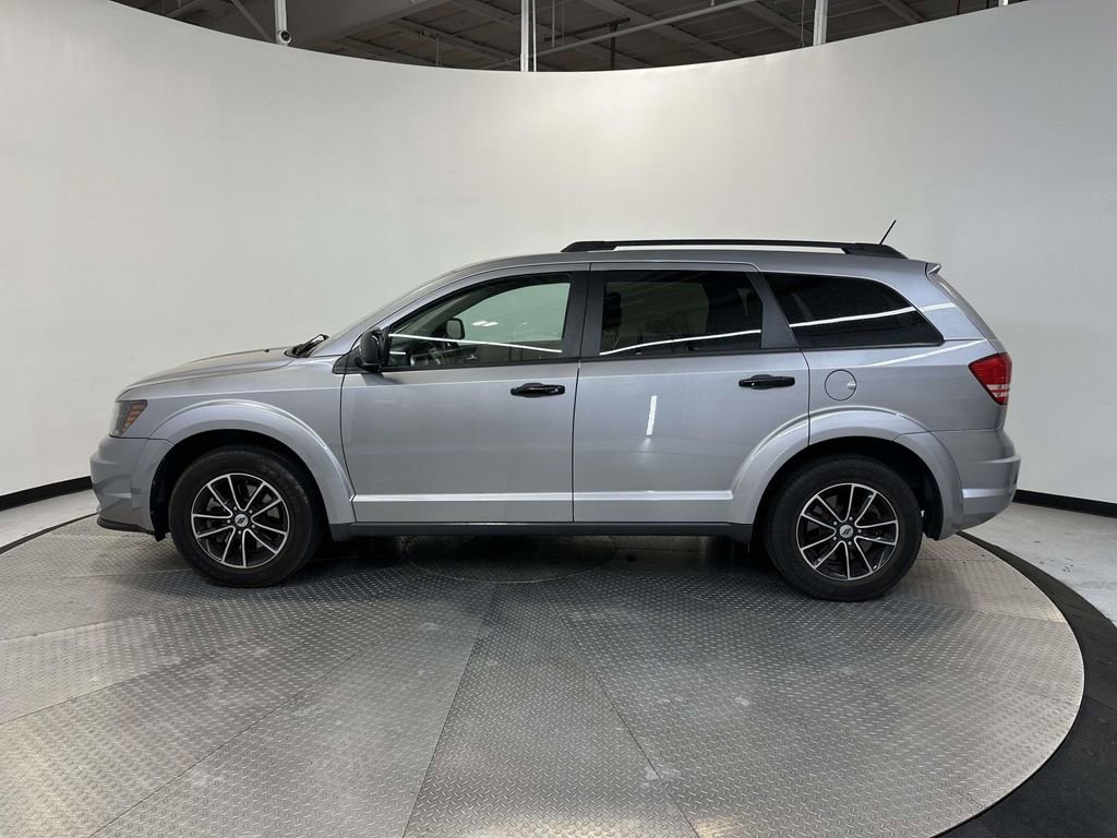 Used 2018 Dodge Journey SE w/ Blacktop Package image 4