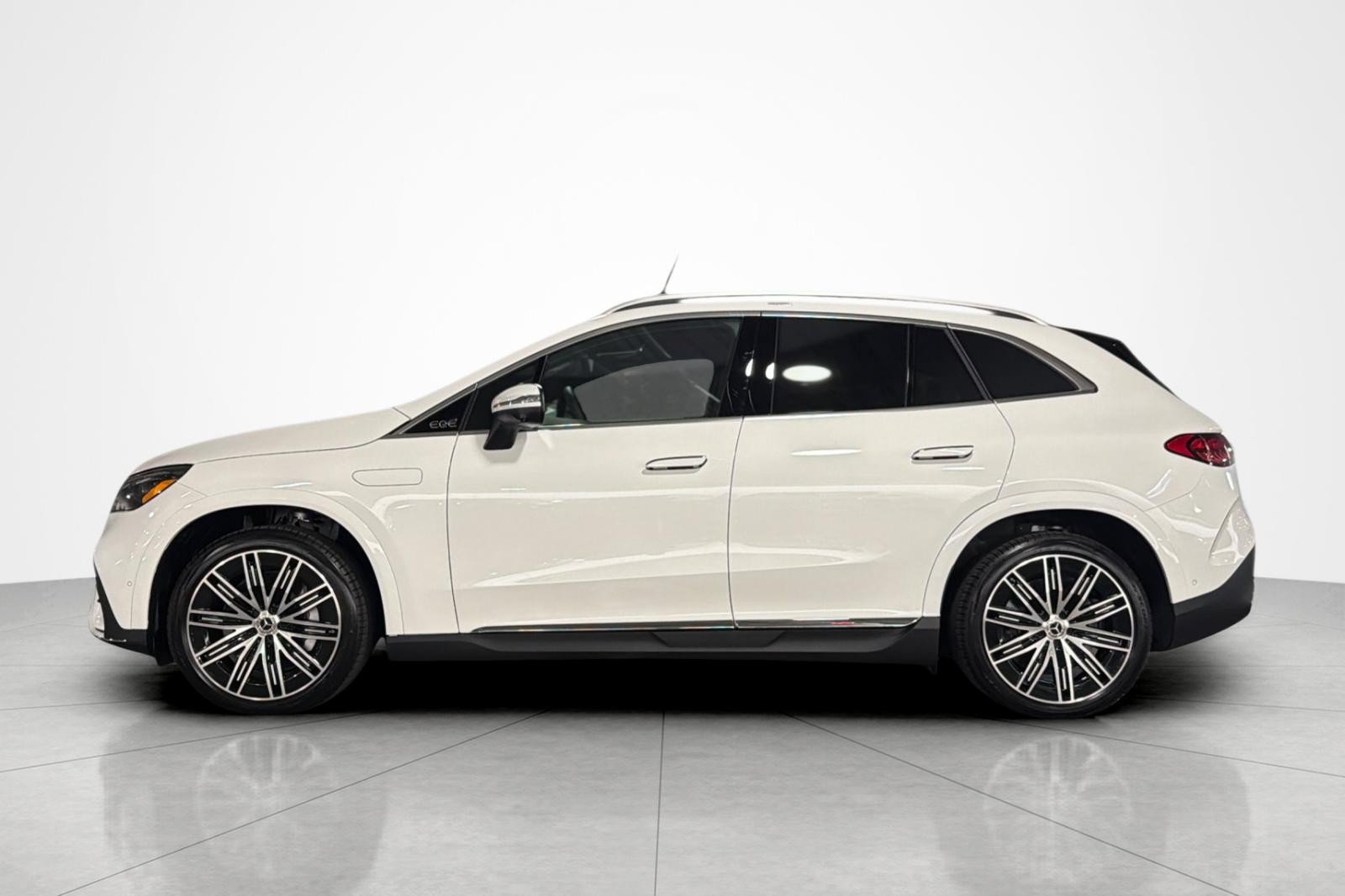 New 2027 Mercedes-Benz EQE 320 4MATIC SUV image 2