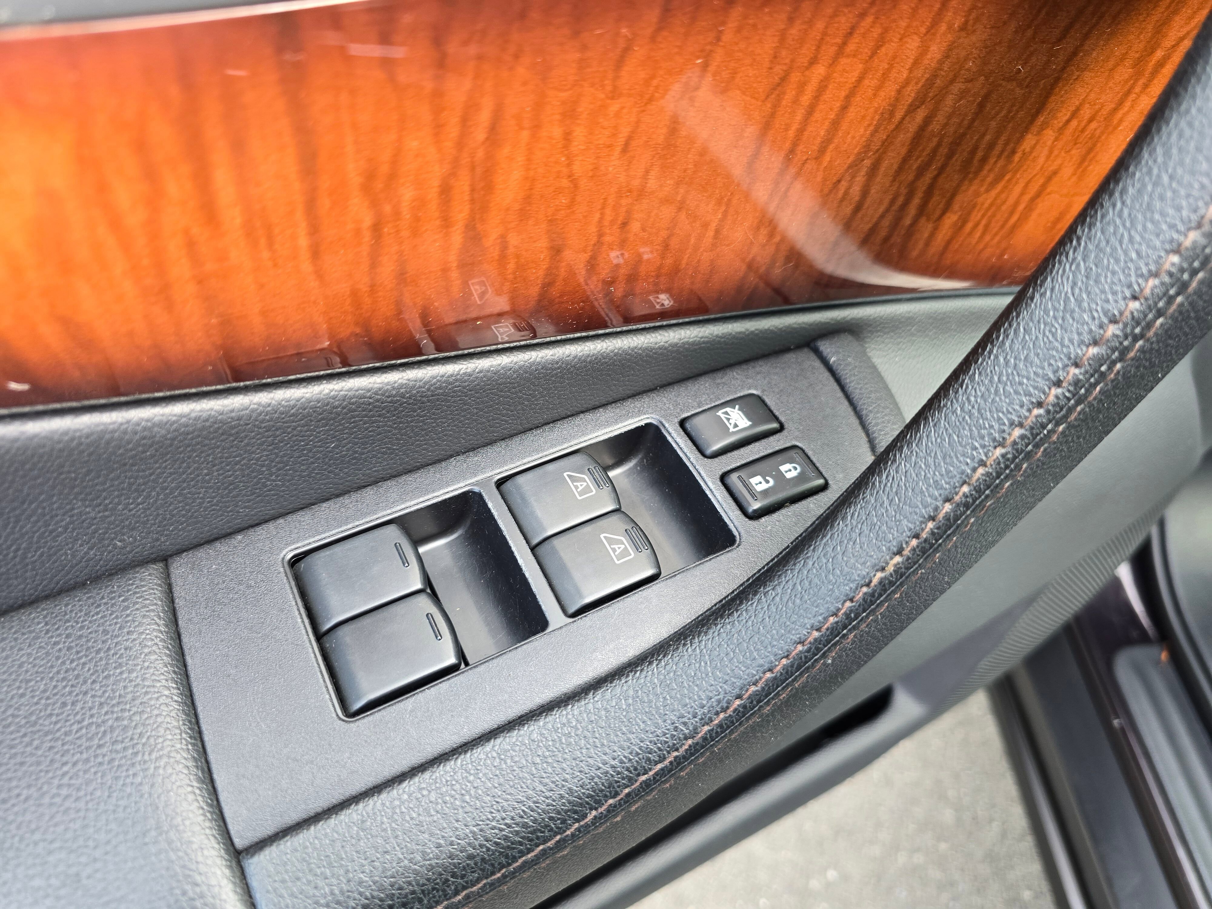 Used 2011 INFINITI FX35 AWD image 8