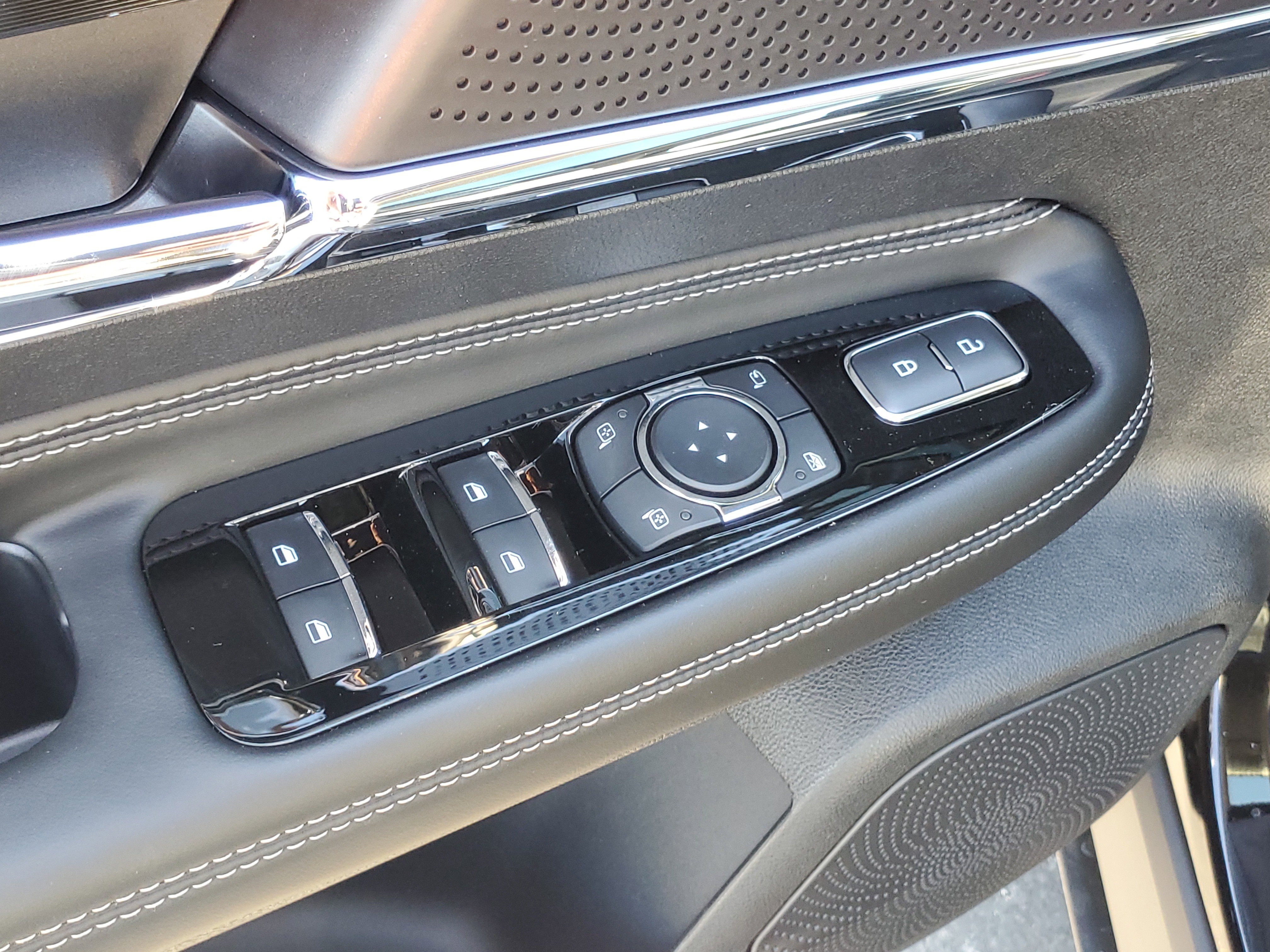 New 2025 Lincoln Corsair Reserve image 10